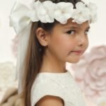 corona flores niña